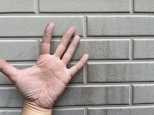 サイディング　チョーキング