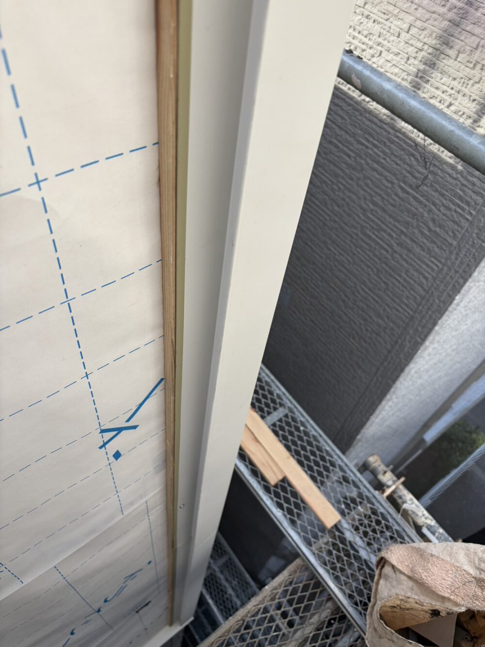 外壁　カバー工法　コーナー