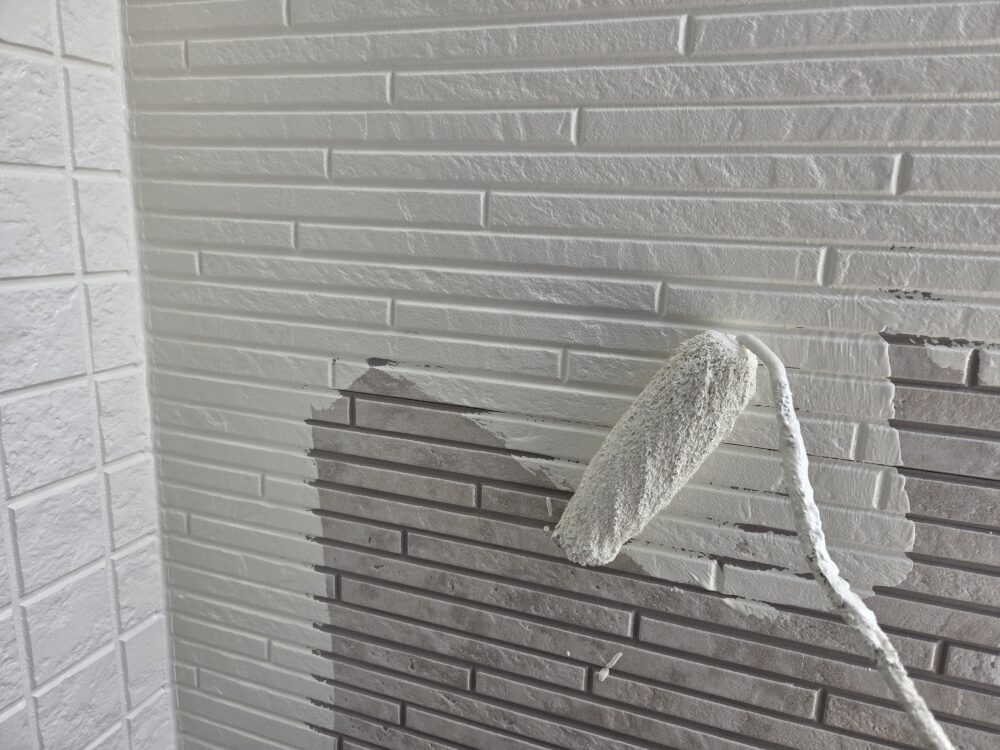 サイディング　中塗り