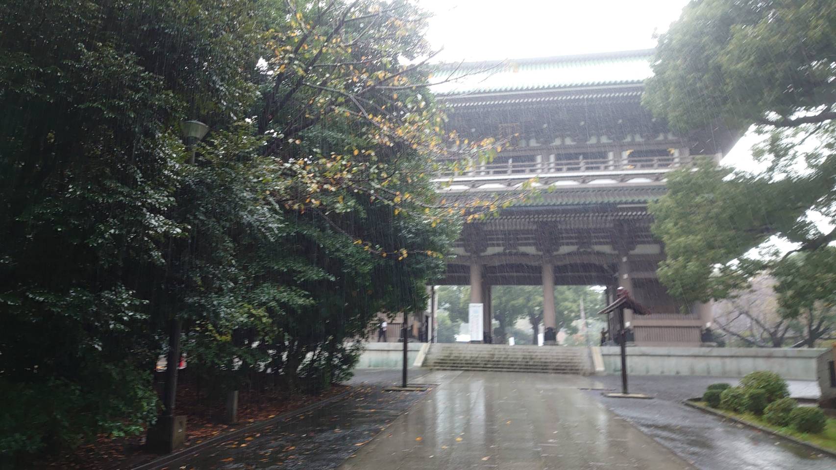 茅ヶ崎市の梅雨と外壁塗装の外観